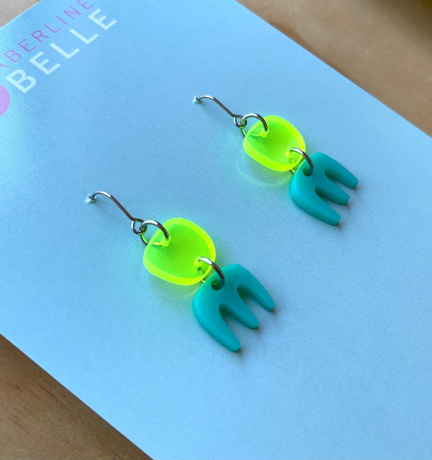 Zara Mix // Acrylics // 008