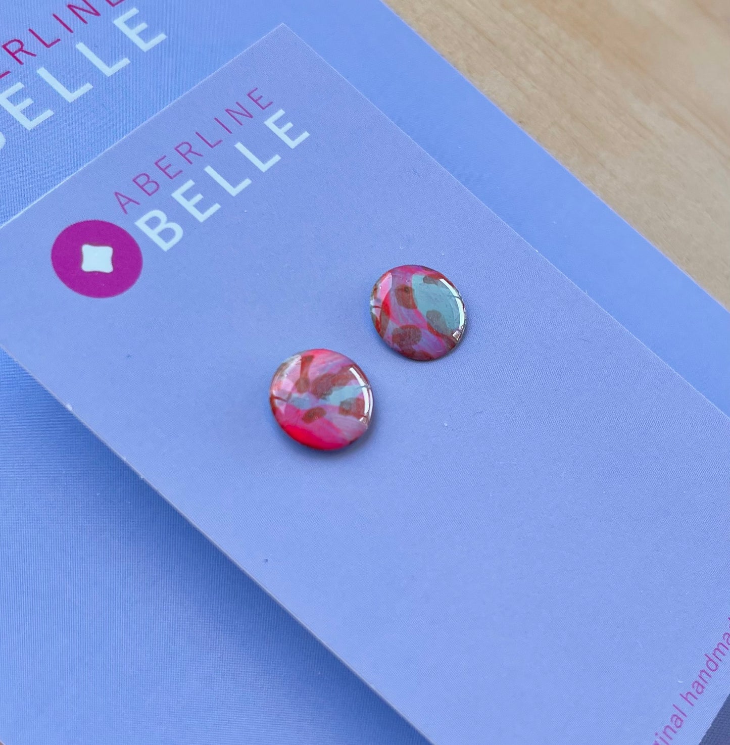 Round Stud // Belle // Flamingo Mirage // 018