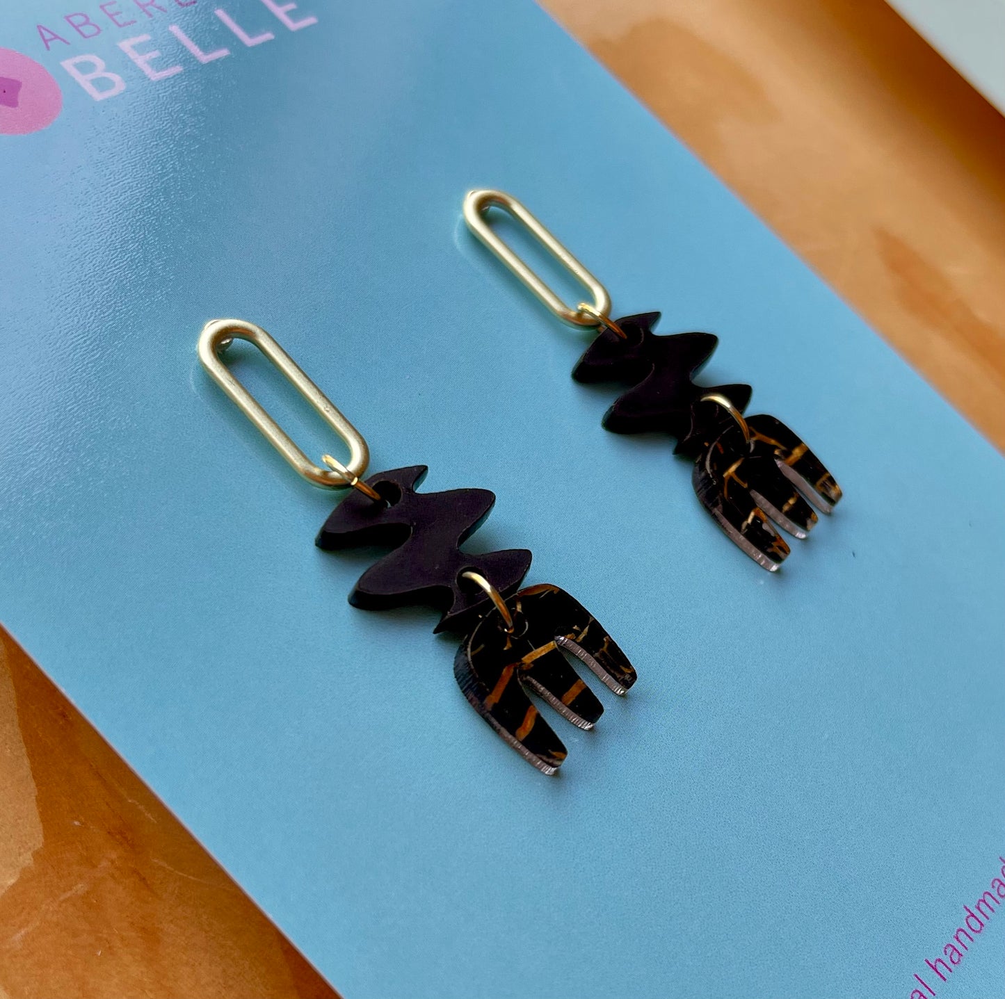 Zara Mix // Acrylics // 016