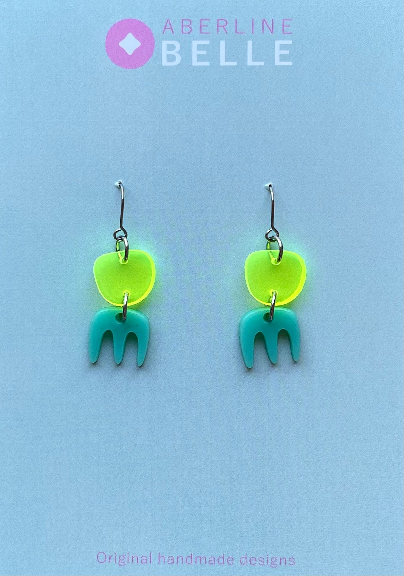 Zara Mix // Acrylics // 008