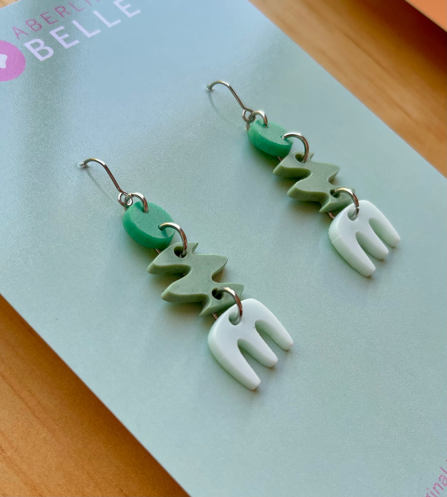 Zara Mix // Acrylics // 011