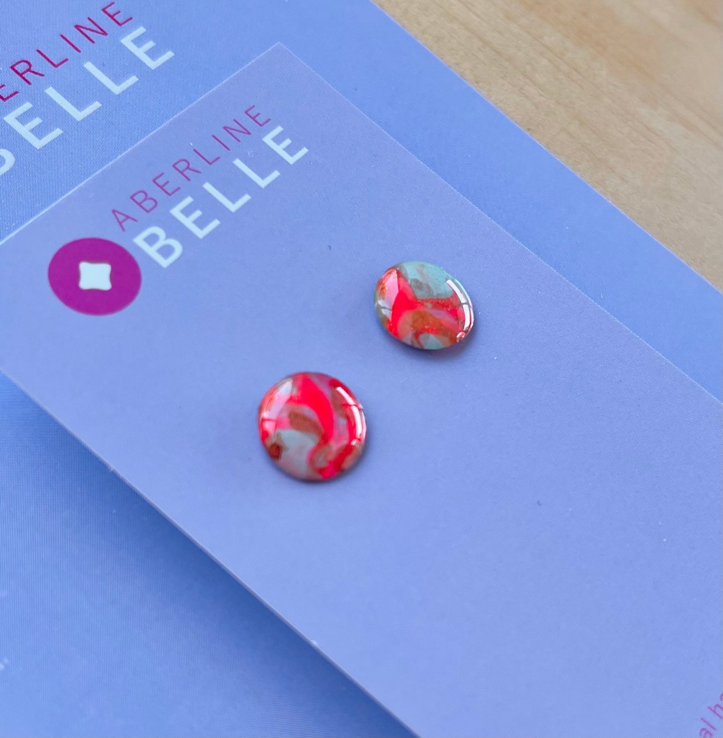 Round Stud // Belle // Flamingo Mirage // 016
